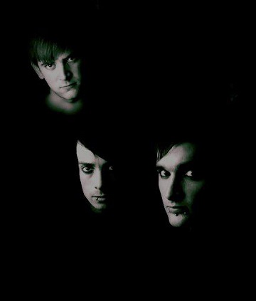 Brit rock trio RAYNE stream new single ‘Subject A’ | Last Day Deaf